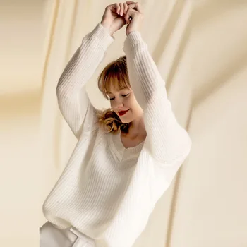 Women's Thin Section Wool Sweater Office Lady Loose Solid Color Pullover V-Neck Mohair Sweaters Women Winter Clothes
Women's Thin Section Wool Sweater Office Lady Loose Solid Color Pullover V-Neck Mohair Sweaters Women Winter Clothes