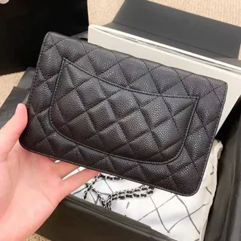 WR07299 The highest quality ladies luxury fashion shoulder bag 100% leather brand famous ladies handbags all handmade free
WR07299 The highest quality ladies luxury fashion shoulder bag 100% leather brand famous ladies handbags all handmade free