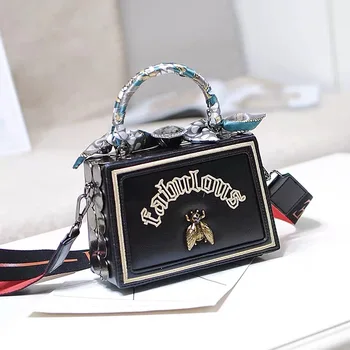 Small square bag brand bag high quality portable one shoulder broadband small bee bag small box bag women's new bag
Small square bag brand bag high quality portable one shoulder broadband small bee bag small box bag women's new bag