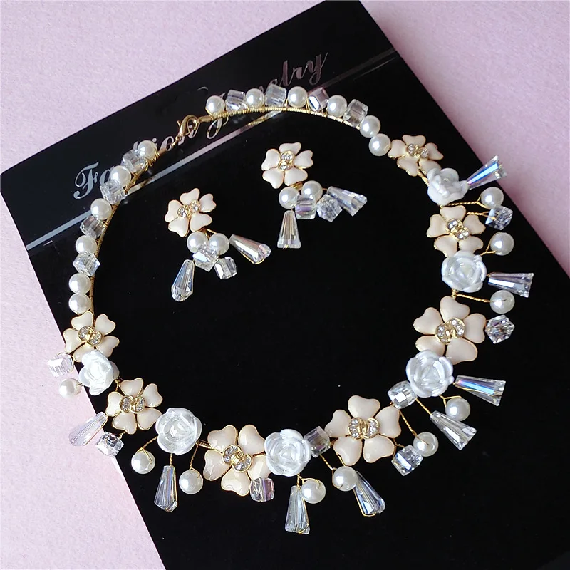 Korean Style Bride Crystal Column Ceramic Flower Handmade Necklace Clip-on Two-Piece Set Sweet Wedding Dress Ornament
Korean Style Bride Crystal Column Ceramic Flower Handmade Necklace Clip-on Two-Piece Set Sweet Wedding Dress Ornament