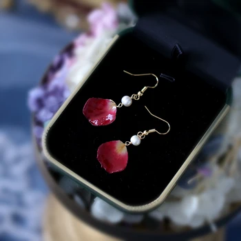 E03-0055 Red petal eternal flower rose earrings new trendy dried flower Pendant Drop Earrings
E03-0055 Red petal eternal flower rose earrings new trendy dried flower Pendant Drop Earrings