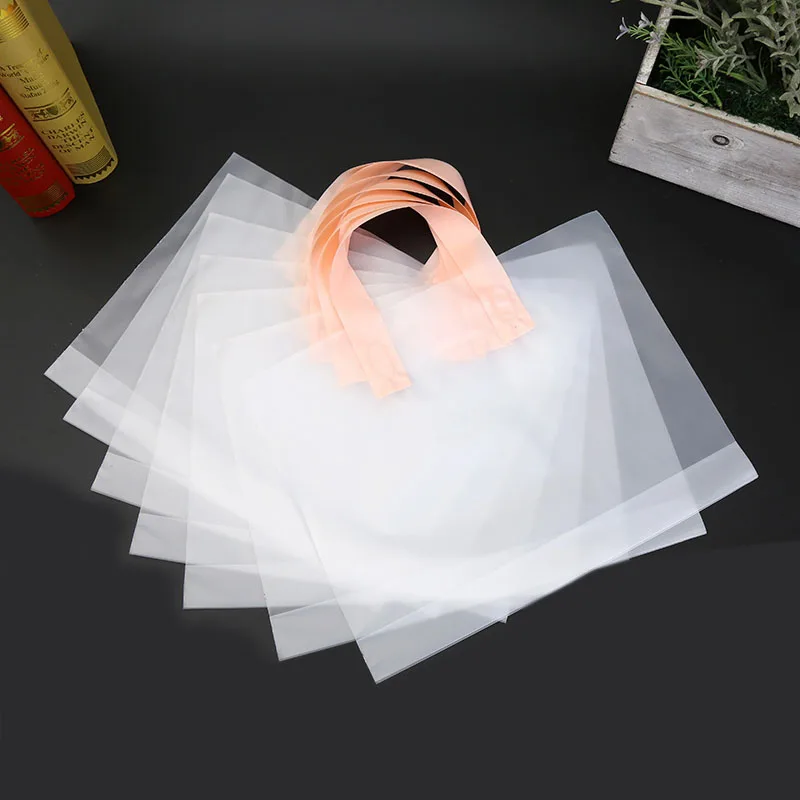 50pcs/lot Large Packaging bags with Handles Clear Plastic Shopping Bag Wedding Birthday Party Gift Box Packing Bag Transparent
50pcs/lot Large Packaging bags with Handles Clear Plastic Shopping Bag Wedding Birthday Party Gift Box Packing Bag Transparent