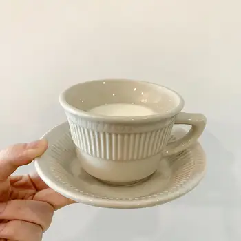 Ins Hot Emboss Ceramic Coffee Set Classical European Style Nordic Simple Style 190ml Coffee Mug and Saucer
Ins Hot Emboss Ceramic Coffee Set Classical European Style Nordic Simple Style 190ml Coffee Mug and Saucer