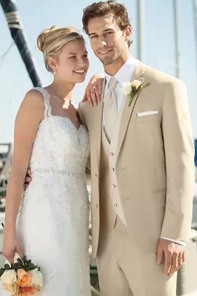 Latest Design Two Buttons Groom Tuxedos Groomsmen Best Man Suits Mens Wedding Blazer Suits (Jacket+Pants+Vest+Tie) 
Latest Design Two Buttons Groom Tuxedos Groomsmen Best Man Suits Mens Wedding Blazer Suits (Jacket+Pants+Vest+Tie)