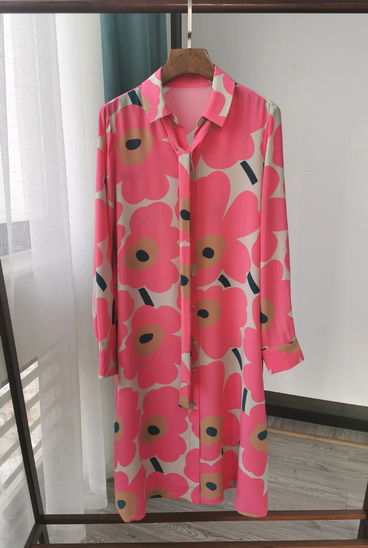 Pink Sun Flower 100% Silk Dress Sand Washed 18mm 100% Silk Dual Lace Basic Shirt Midi Dress
Pink Sun Flower 100% Silk Dress Sand Washed 18mm 100% Silk Dual Lace Basic Shirt Midi Dress