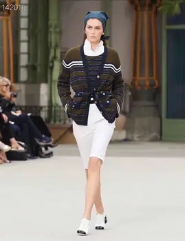 Runway Designer Knitting Cardigans Fashion Ins Blogger Sequins Striped Winter Warm Army Green Patchwork Sweater Coat
Runway Designer Knitting Cardigans Fashion Ins Blogger Sequins Striped Winter Warm Army Green Patchwork Sweater Coat