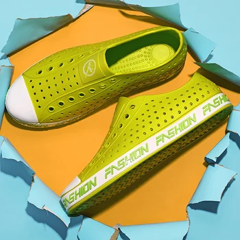 2020 New Summer Sandals Men Casual Shoes Mules Clogs Breathable Beach Slippers Casual Male Water Hollow Jelly Chaussure Homme 
2020 New Summer Sandals Men Casual Shoes Mules Clogs Breathable Beach Slippers Casual Male Water Hollow Jelly Chaussure Homme