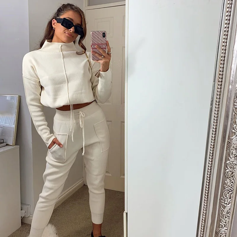Solid Color Knitted Suit Women 2020 Winter Long Sleeve High Neck Sweatshirts+ Casual Pocket Lace Up Pencil Pants Two Piece Set
Solid Color Knitted Suit Women 2020 Winter Long Sleeve High Neck Sweatshirts+ Casual Pocket Lace Up Pencil Pants Two Piece Set