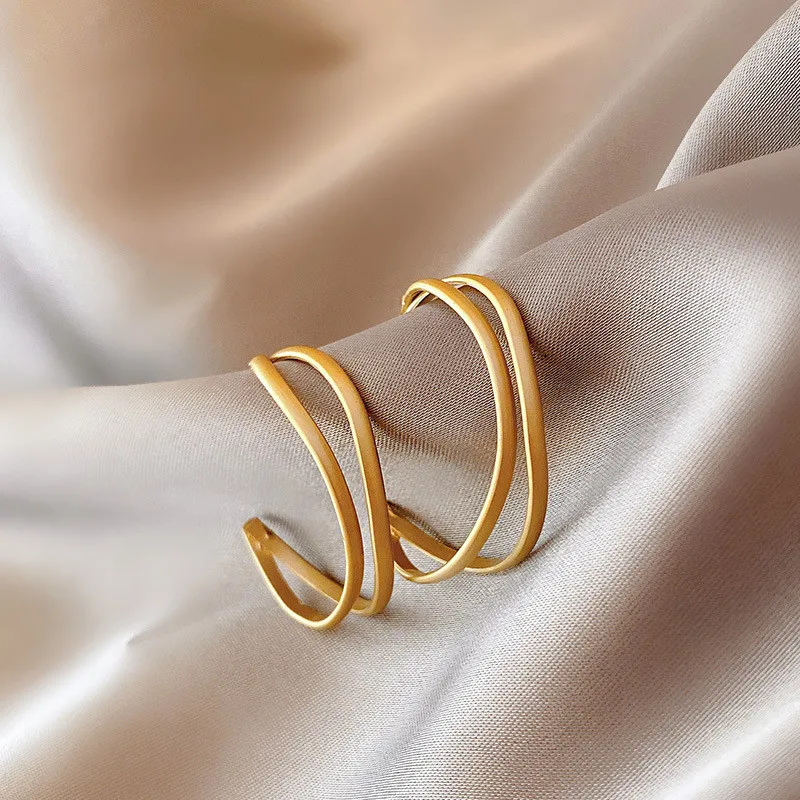 Female Simple Fashion Personality Temperament Ear Stud s925 Silver Needle Simple Geometric Circle Earrings
Female Simple Fashion Personality Temperament Ear Stud s925 Silver Needle Simple Geometric Circle Earrings