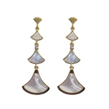 Light Yellow Gold Color Layer Geometric Shape Shell Stud Earrings for Women Ethnic Style Jewelry
Light Yellow Gold Color Layer Geometric Shape Shell Stud Earrings for Women Ethnic Style Jewelry