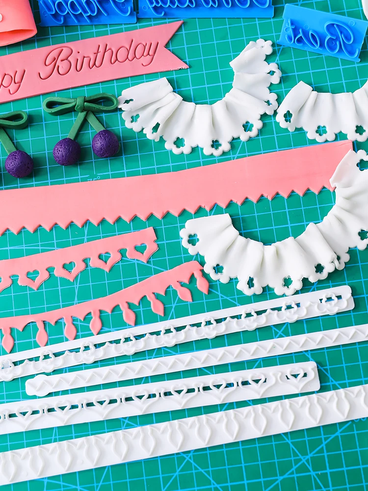 Baking Tools Cake Decorating Bow Set Dessert Cookie Cutter Strip Cutting Die Wave Lace Ribbon Sugar Turning Kitchen Accessories
Baking Tools Cake Decorating Bow Set Dessert Cookie Cutter Strip Cutting Die Wave Lace Ribbon Sugar Turning Kitchen Accessories