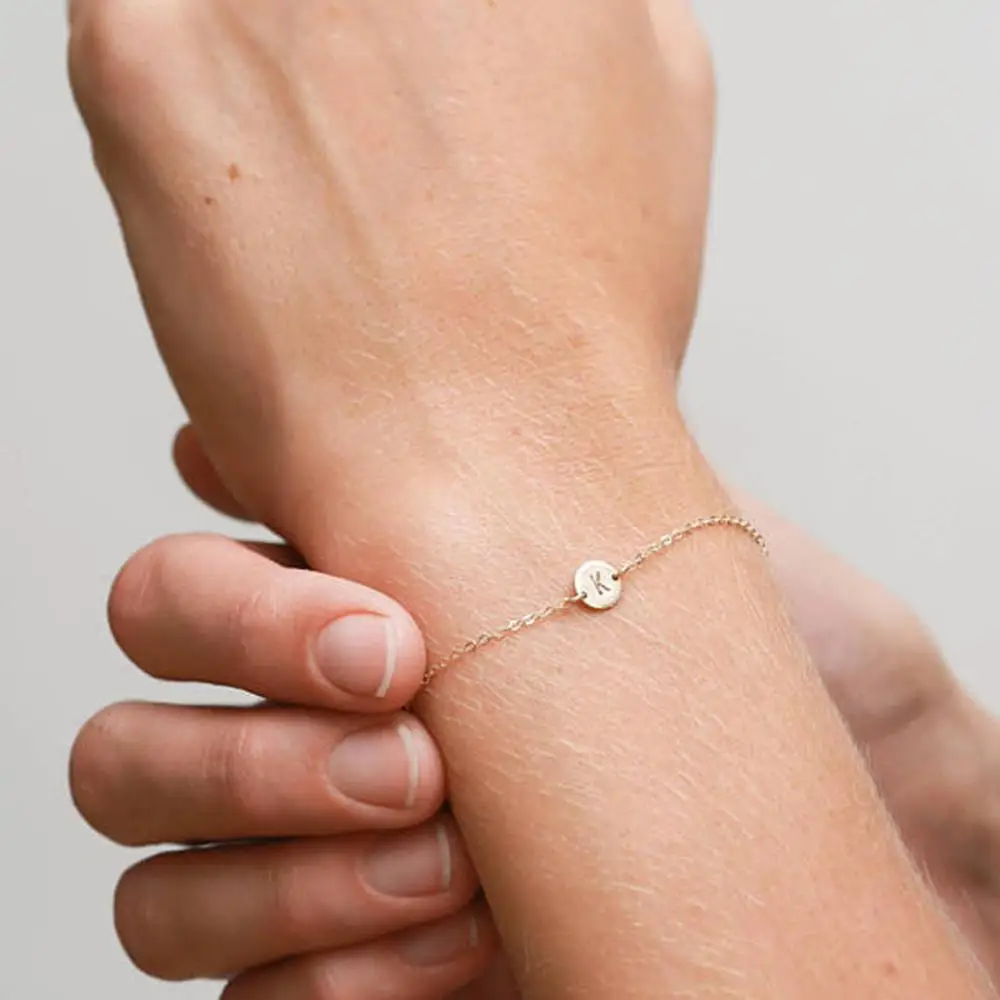Fashion Temperament Gold Alloy Adjustable Bracelet Letter A to Z Bracelet Bangle For Women Girls Bracelet Party Jewelry Gift
Fashion Temperament Gold Alloy Adjustable Bracelet Letter A to Z Bracelet Bangle For Women Girls Bracelet Party Jewelry Gift