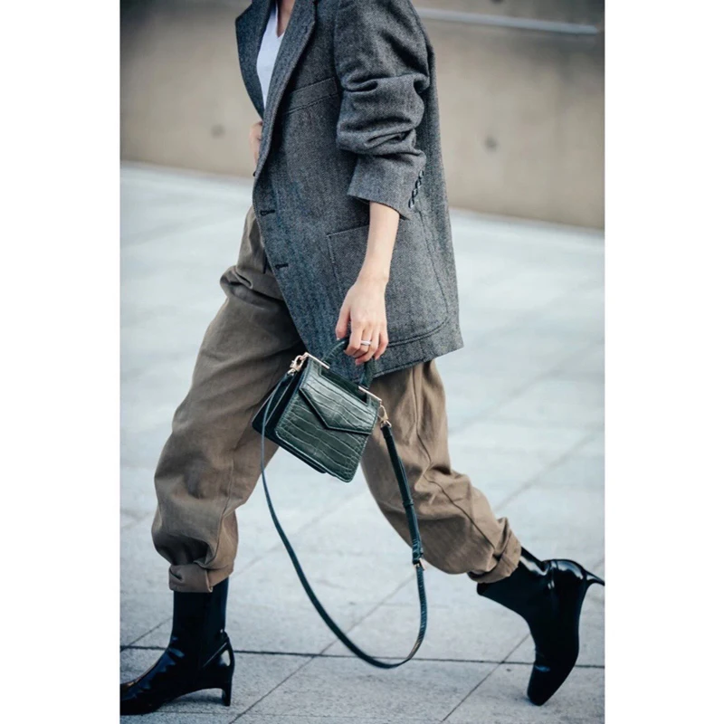 Elbow Fashion 11.12High End Genuine Leather Patchwork Design Wool Blazer Coat Women Vintage Temperament Twill Outerwear
Elbow Fashion 11.12High End Genuine Leather Patchwork Design Wool Blazer Coat Women Vintage Temperament Twill Outerwear
