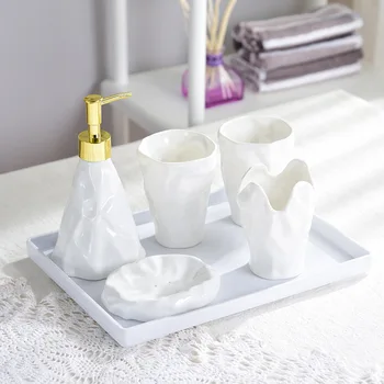 High quality white ceramic bathroom set accessories with tray bamboo storage toothbrush case holder frete gratis
High quality white ceramic bathroom set accessories with tray bamboo storage toothbrush case holder frete gratis
