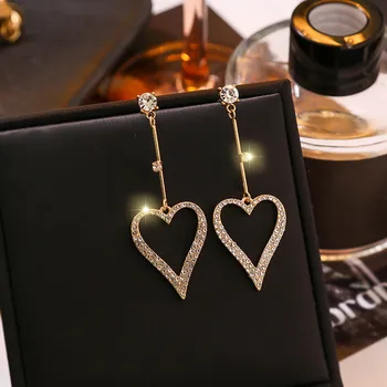 2020 New Dominated contracted Korean temperament fine crystal Drop earrings fashion long shiny Heart modelling Women earrings
2020 New Dominated contracted Korean temperament fine crystal Drop earrings fashion long shiny Heart modelling Women earrings