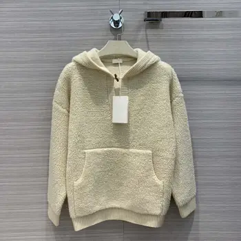 2020 Autumn High Quality Cashmere Sweater Wooden Button Hooded Double Pocket Decoration Aging Reduction Sweater
2020 Autumn High Quality Cashmere Sweater Wooden Button Hooded Double Pocket Decoration Aging Reduction Sweater