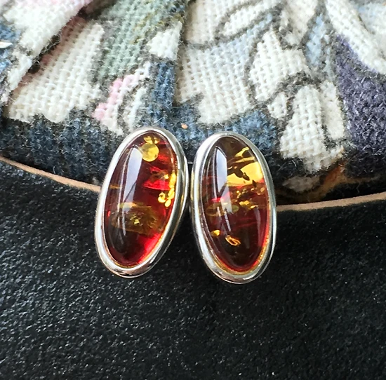 Имитированные и элегантные серьги из натурального овального стерлингового серебра, золота и меди
Имитированные и элегантные серьги из натурального овального стерлингового серебра, золота и меди