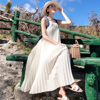 Summer 2019 Bali Beach holiday dress women's open back pleated suspender dress fairy white long 
Summer 2019 Bali Beach holiday dress women's open back pleated suspender dress fairy white long