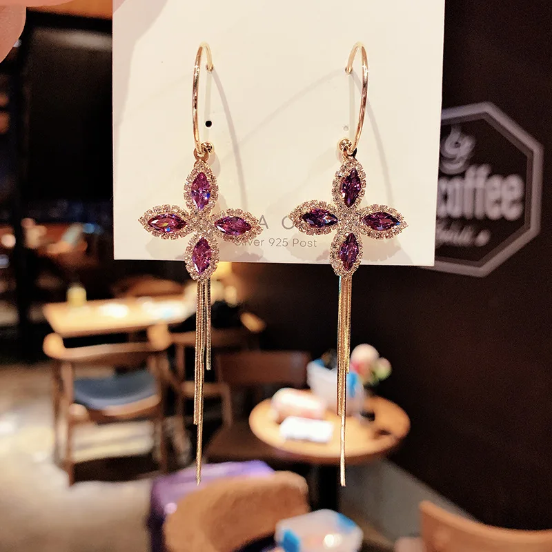 New Fashion Korean Temperament Exquisite Long Purple Crystal Flower Earrings Female Ear Ring New Elegant Eardrop
New Fashion Korean Temperament Exquisite Long Purple Crystal Flower Earrings Female Ear Ring New Elegant Eardrop