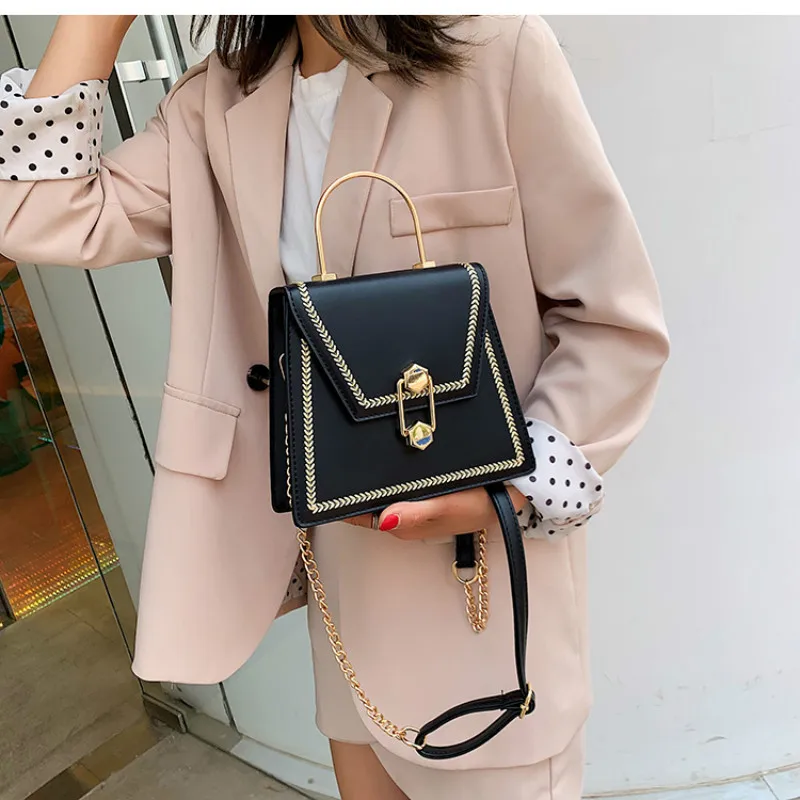 Elegant Female Metal Ring Tote bag 2020 Fashion New Quality PU Leather Women's Designer Handbag Chain Shoulder Messenger bag
Elegant Female Metal Ring Tote bag 2020 Fashion New Quality PU Leather Women's Designer Handbag Chain Shoulder Messenger bag