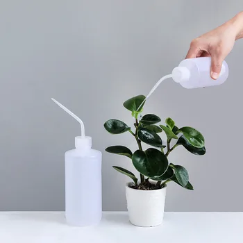 Watering can for succulents, squeeze-nozzle watering bottle, watering tool, watering can, large trumpet mist sprayer
Watering can for succulents, squeeze-nozzle watering bottle, watering tool, watering can, large trumpet mist sprayer