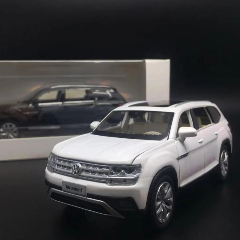 1/32 Scale Simulation Volkswagen Touran Alloy Diecasting Model Sound And Light Pull Back Toy Car Children's Toys Birthday Gift
1/32 Scale Simulation Volkswagen Touran Alloy Diecasting Model Sound And Light Pull Back Toy Car Children's Toys Birthday Gift