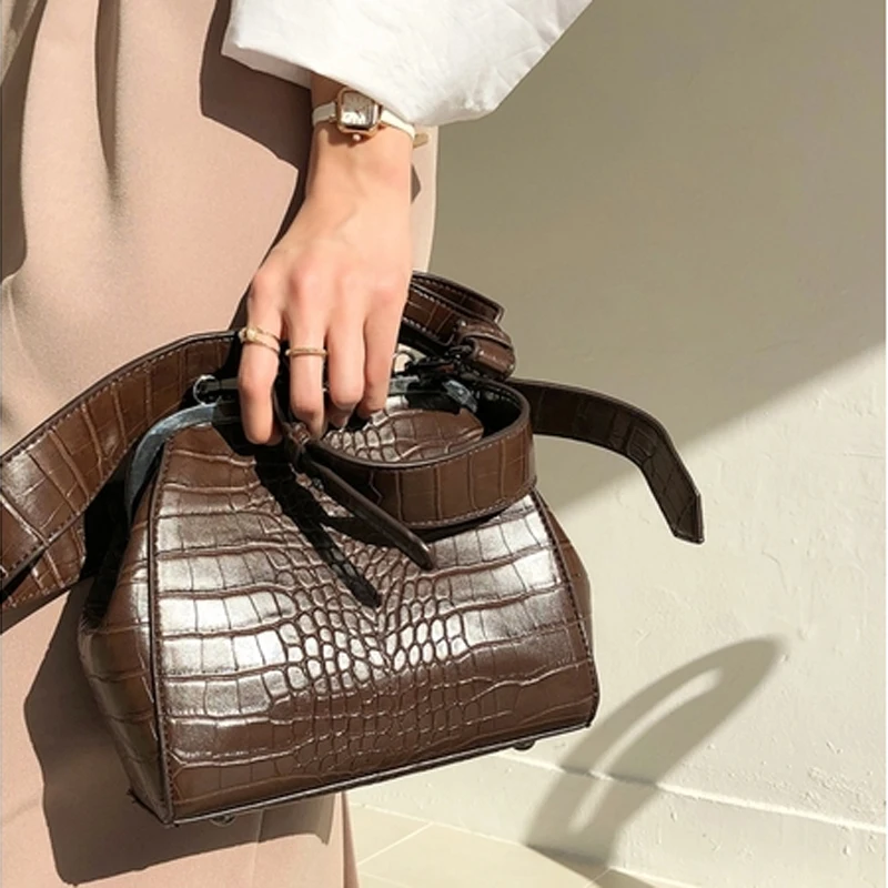 Retro Vintage Alligator Lock Shell Bag Bags Women's Handbags Purses PU Leather Women Shoulder Crossbody Bags free shipping
Retro Vintage Alligator Lock Shell Bag Bags Women's Handbags Purses PU Leather Women Shoulder Crossbody Bags free shipping
