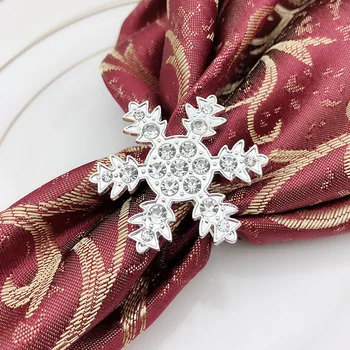 6/10PCS Christmas Snowflake Napkin Ring Silver Gold Metal Diamond Hollow Carving Napkin Holder Party Festival Dinner Decor
6/10PCS Christmas Snowflake Napkin Ring Silver Gold Metal Diamond Hollow Carving Napkin Holder Party Festival Dinner Decor