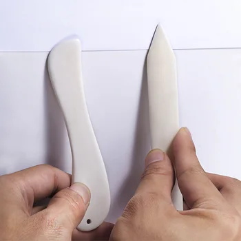 2pc Paper Creaser Set Bone Folder for DIY Scrapbooking Card Making Album Paper Folding Tool Crafts Edge Slicker Letter Opener
2pc Paper Creaser Set Bone Folder for DIY Scrapbooking Card Making Album Paper Folding Tool Crafts Edge Slicker Letter Opener