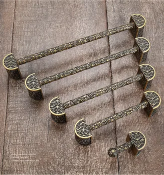 European-style classical wardrobe wardrobe door pull-hand furniture antique copper cabinet drawer shoe cabinet door handle 
European-style classical wardrobe wardrobe door pull-hand furniture antique copper cabinet drawer shoe cabinet door handle