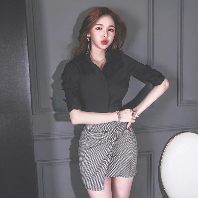 2020 Spring New Korean Slim Lapel Thin Shirt + Knotted High Waist Skirt Bag Hip Skirt
2020 Spring New Korean Slim Lapel Thin Shirt + Knotted High Waist Skirt Bag Hip Skirt