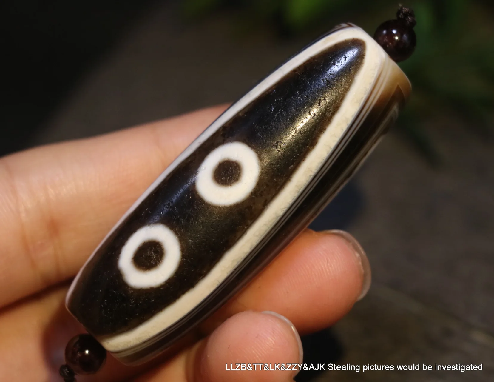 Energy Tibetan Old Agate 3 Eye Silk worm Line Mountain Large dZi Bead Amulet 789 LKbrother UPS1216Qs
Energy Tibetan Old Agate 3 Eye Silk worm Line Mountain Large dZi Bead Amulet 789 LKbrother UPS1216Qs