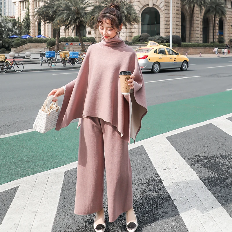 Women 2 Pieces Pant Sets 2019 New Turtleneck Knitted Sweaters Cloak Pullovers + Wide Leg Warm Pant Elegant Cashmere Pant Suits
Women 2 Pieces Pant Sets 2019 New Turtleneck Knitted Sweaters Cloak Pullovers + Wide Leg Warm Pant Elegant Cashmere Pant Suits