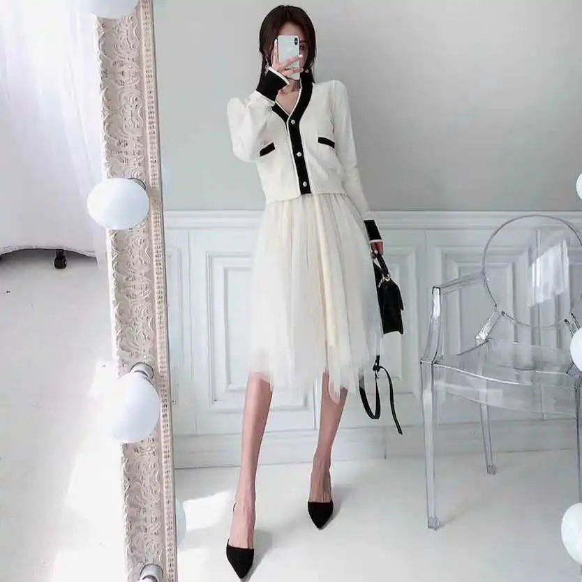 2020 Spring Small Fragrance Temperament Short Slim Knit Sweater Cardigan Thick Sweater
2020 Spring Small Fragrance Temperament Short Slim Knit Sweater Cardigan Thick Sweater