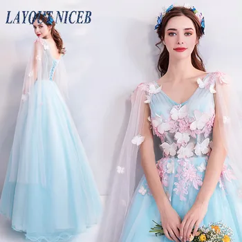 2020 Chaming Flowers Prom Dresses Saudi Arabic Prom Gowns V Neck Backless vestidos de gala Party Gowns
2020 Chaming Flowers Prom Dresses Saudi Arabic Prom Gowns V Neck Backless vestidos de gala Party Gowns