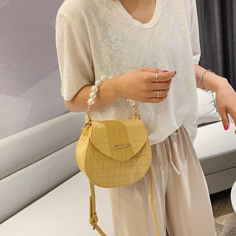 2019 new crocodile embossed small square bag pearl socialite wind one shoulder slanted female bag
2019 new crocodile embossed small square bag pearl socialite wind one shoulder slanted female bag