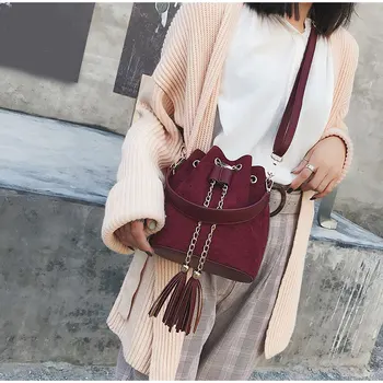 Vintage Women Ladies High Quality Suede Crossbody Bag Chain Tassels Bucket Bags for 2019 Messenger Shoulder Bag bolsa feminina
Vintage Women Ladies High Quality Suede Crossbody Bag Chain Tassels Bucket Bags for 2019 Messenger Shoulder Bag bolsa feminina