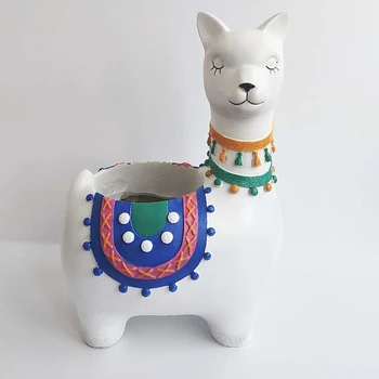 Environment friendly resin Unicorn Alpaca pot, lifelike, natural and creative resin flowerpot 
Environment friendly resin Unicorn Alpaca pot, lifelike, natural and creative resin flowerpot