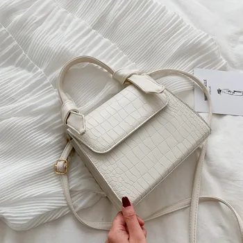 The new Korean version of the crocodile hand-carried one-shoulder bag fashion versatile small square bag
The new Korean version of the crocodile hand-carried one-shoulder bag fashion versatile small square bag