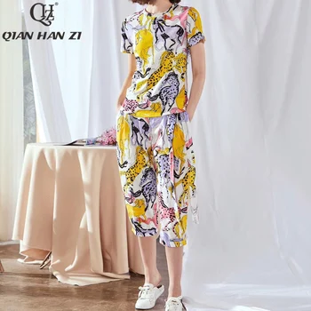 Qian Han Zi fashion Summer 2 piece set Women's Short Sleeve Print T-Shirt+pattern Belt 100%cotton Casual Calf-Length Pants Suit
Qian Han Zi fashion Summer 2 piece set Women's Short Sleeve Print T-Shirt+pattern Belt 100%cotton Casual Calf-Length Pants Suit