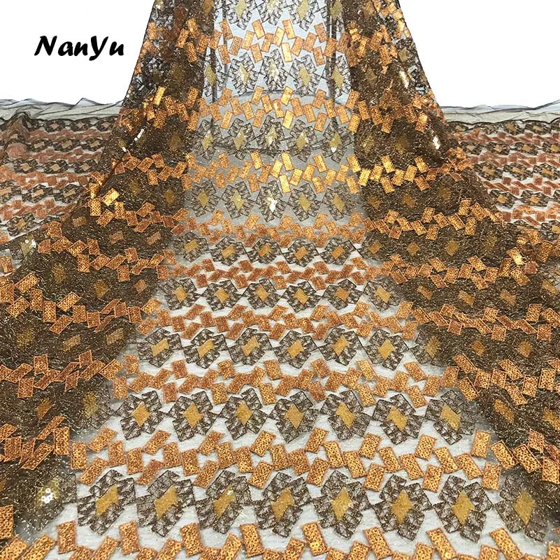 Latest French Lace Fabric High Quality Generous Swiss Voile Lace Lattice Sequins Mesh Lace
Latest French Lace Fabric High Quality Generous Swiss Voile Lace Lattice Sequins Mesh Lace