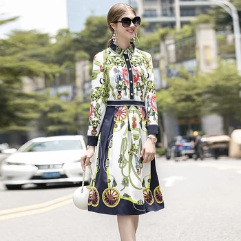 VERDEJULIAY Runway Luxury Dress 2020 Spring Autumn New Fashion Flower Print Vintage Dress Turn-Down Collar Pleated Long Dress 
VERDEJULIAY Runway Luxury Dress 2020 Spring Autumn New Fashion Flower Print Vintage Dress Turn-Down Collar Pleated Long Dress