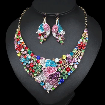 LUXURIOUS FULL RHINESTONES LEAVES BUTTERFLY STATEMENT NECKLACE DROP EARRINGS SET GOLD COLOR INDIAN WEDDING COSTUME JEWELLERY
LUXURIOUS FULL RHINESTONES LEAVES BUTTERFLY STATEMENT NECKLACE DROP EARRINGS SET GOLD COLOR INDIAN WEDDING COSTUME JEWELLERY