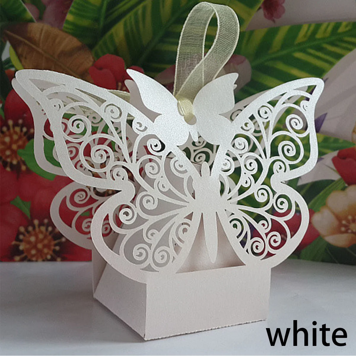 50 Pcs Butterfly Gift Pearlescent Paper Boxes Creative Lace Hollow Wedding Candy Box Chocolate Carton Wedding Decor Supplies
50 Pcs Butterfly Gift Pearlescent Paper Boxes Creative Lace Hollow Wedding Candy Box Chocolate Carton Wedding Decor Supplies