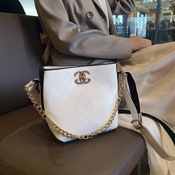 Small Fragrant, Fall 2020 New European and American Style Pu Handbags Shoulder Bag ling ge Chain Bag Mini
Small Fragrant, Fall 2020 New European and American Style Pu Handbags Shoulder Bag ling ge Chain Bag Mini