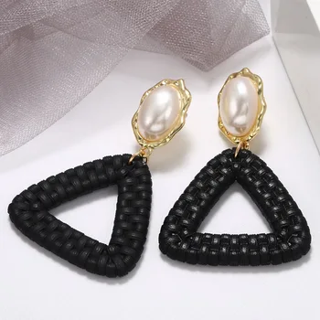 Triangular Geometry Earrings Simple Elegant Pearl Ear Stud Female Earrings 2020 Summer Retro Ear Stud Manufacturers Wholesale
Triangular Geometry Earrings Simple Elegant Pearl Ear Stud Female Earrings 2020 Summer Retro Ear Stud Manufacturers Wholesale