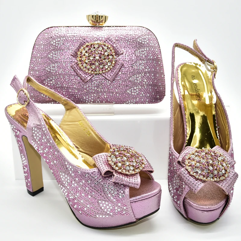 Lovely pink lady sandal shoes clutches wedding evening bag with many rhinestones size 37 to 42 free shipping SB8447-5
Lovely pink lady sandal shoes clutches wedding evening bag with many rhinestones size 37 to 42 free shipping SB8447-5