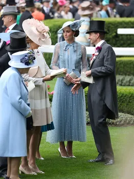 Kate Middleton Long Dress Mesh Embroidery Sheer Midi Dress Hollow Out Sexy Dresses Vintage elegant chic With Vest Princess
Kate Middleton Long Dress Mesh Embroidery Sheer Midi Dress Hollow Out Sexy Dresses Vintage elegant chic With Vest Princess