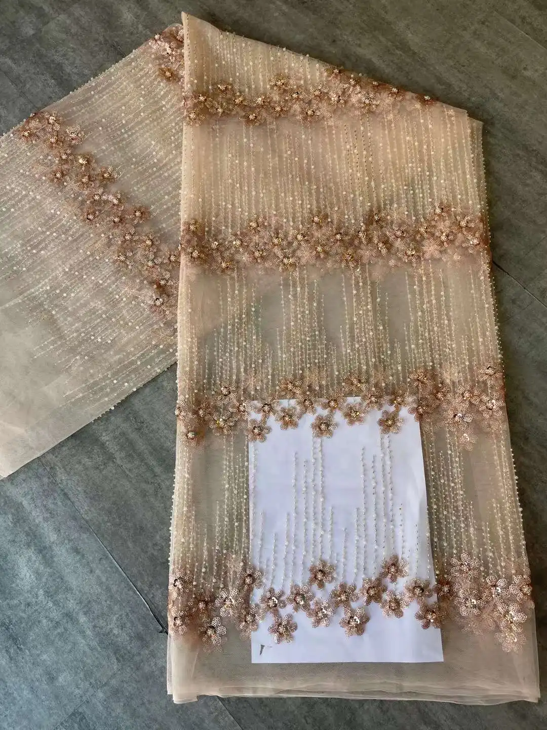 Popular Beaded fabric French tulle net fabric /Sequins Nigeria lace for evening dresses Party /Wedding dress
Popular Beaded fabric French tulle net fabric /Sequins Nigeria lace for evening dresses Party /Wedding dress