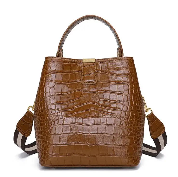 Best selling leather female handbag 2019 new top layer cowhide crocodile pattern bucket bag casual portable slung shoulder bag
Best selling leather female handbag 2019 new top layer cowhide crocodile pattern bucket bag casual portable slung shoulder bag